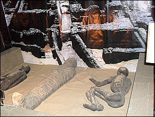 30 сентября 2009 г., Барнаул   Египетские мумии в Барнауле