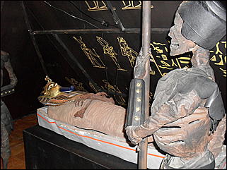 30 сентября 2009 г., Барнаул   Египетские мумии в Барнауле