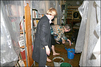 20 октября 2006 г., Барнаул   Государственный художественный музей Алтайского края затопило(фото ИА "Амител" и сотрудников музея)