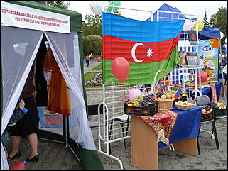 15 сентябрь 2012 г., Барнаул   Фестиваль национальных культур "Единой семьей на Алтае живем"