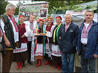 15 сентябрь 2012 г., Барнаул   Фестиваль национальных культур "Единой семьей на Алтае живем"