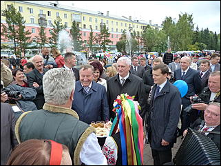 15 сентябрь 2012 г., Барнаул   Фестиваль национальных культур "Единой семьей на Алтае живем"