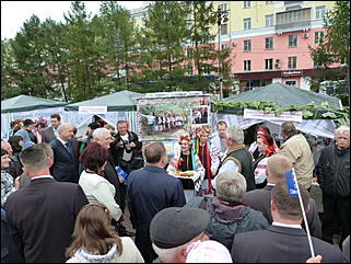 15 сентябрь 2012 г., Барнаул   Фестиваль национальных культур "Единой семьей на Алтае живем"