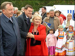 15 сентябрь 2012 г., Барнаул   Фестиваль национальных культур "Единой семьей на Алтае живем"