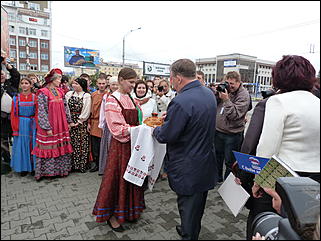 15 сентябрь 2012 г., Барнаул   Фестиваль национальных культур "Единой семьей на Алтае живем"
