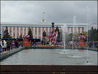 15 сентябрь 2012 г., Барнаул   Фестиваль национальных культур "Единой семьей на Алтае живем"