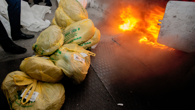 14 октябрь 2016 г., Барнаул  &copy; Амител Вячеслав Мельников   Вместо яблок &ndash; героин: как в Барнауле сожгли рекордную партию наркотиков