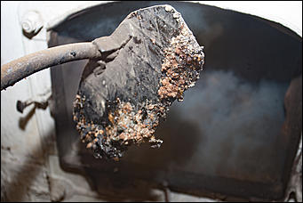 14 октябрь 2016 г., Барнаул  © Амител Вячеслав Мельников   Вместо яблок – героин: как в Барнауле сожгли рекордную партию наркотиков