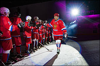 4 февраль 2017 г., Барнаул © Амител Вячеслав Мельников   Звезды советского хоккея провели матч в честь 80-летия Алтайского края
