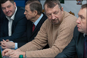 4 февраль 2017 г., Барнаул © Амител Вячеслав Мельников   Звезды советского хоккея провели матч в честь 80-летия Алтайского края
