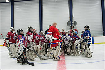 4 февраль 2017 г., Барнаул © Амител Вячеслав Мельников   Звезды советского хоккея провели матч в честь 80-летия Алтайского края
