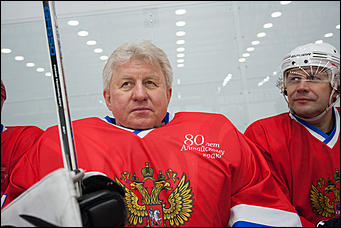 4 февраль 2017 г., Барнаул © Амител Вячеслав Мельников   Звезды советского хоккея провели матч в честь 80-летия Алтайского края
