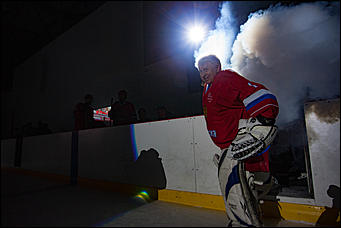 4 февраль 2017 г., Барнаул © Амител Вячеслав Мельников   Звезды советского хоккея провели матч в честь 80-летия Алтайского края
