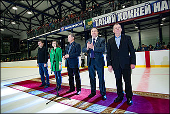 4 февраль 2017 г., Барнаул © Амител Вячеслав Мельников   Звезды советского хоккея провели матч в честь 80-летия Алтайского края
