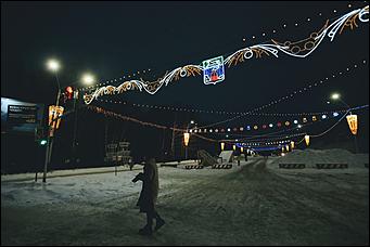 16 декабря 2020 г., Барнаул. Екатерина Смолихина   Светящиеся бокалы, балерины и бык. Как Барнаул принарядился к Новому году