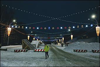 16 декабря 2020 г., Барнаул. Екатерина Смолихина   Светящиеся бокалы, балерины и бык. Как Барнаул принарядился к Новому году