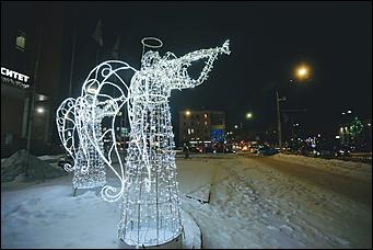 16 декабря 2020 г., Барнаул. Екатерина Смолихина   Светящиеся бокалы, балерины и бык. Как Барнаул принарядился к Новому году