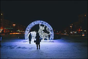 16 декабря 2020 г., Барнаул. Екатерина Смолихина   Светящиеся бокалы, балерины и бык. Как Барнаул принарядился к Новому году