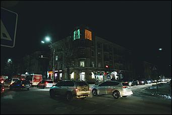 16 декабря 2020 г., Барнаул. Екатерина Смолихина   Светящиеся бокалы, балерины и бык. Как Барнаул принарядился к Новому году