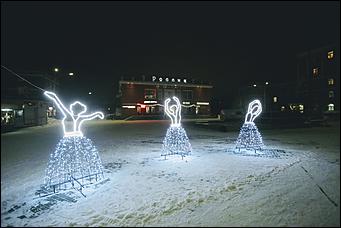 16 декабря 2020 г., Барнаул. Екатерина Смолихина   Светящиеся бокалы, балерины и бык. Как Барнаул принарядился к Новому году