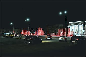 16 декабря 2020 г., Барнаул. Екатерина Смолихина   Светящиеся бокалы, балерины и бык. Как Барнаул принарядился к Новому году