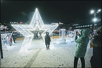 16 декабря 2020 г., Барнаул. Екатерина Смолихина   Светящиеся бокалы, балерины и бык. Как Барнаул принарядился к Новому году
