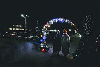 16 декабря 2020 г., Барнаул. Екатерина Смолихина   Светящиеся бокалы, балерины и бык. Как Барнаул принарядился к Новому году