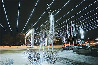 16 декабря 2020 г., Барнаул. Екатерина Смолихина   Светящиеся бокалы, балерины и бык. Как Барнаул принарядился к Новому году