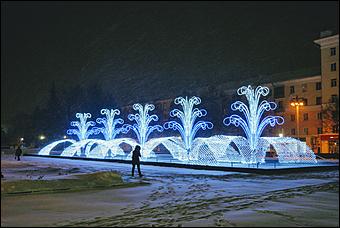 16 декабря 2020 г., Барнаул. Екатерина Смолихина   Светящиеся бокалы, балерины и бык. Как Барнаул принарядился к Новому году