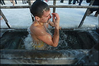 19 январь 2017 г., Барнаул Фото: Екатерина Смолихина   Сотни верующих пришли на Крещение в Барнауле
