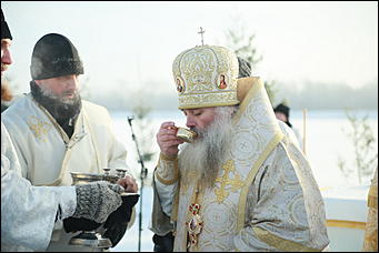 19 январь 2017 г., Барнаул Фото: Екатерина Смолихина   Сотни верующих пришли на Крещение в Барнауле
