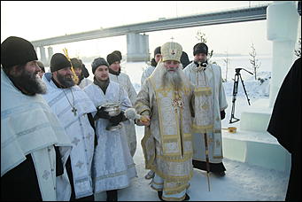 19 январь 2017 г., Барнаул Фото: Екатерина Смолихина   Сотни верующих пришли на Крещение в Барнауле
