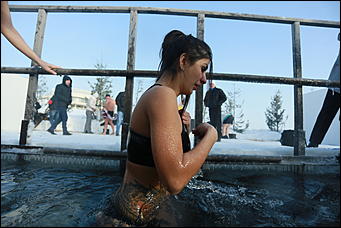 19 январь 2017 г., Барнаул Фото: Екатерина Смолихина   Сотни верующих пришли на Крещение в Барнауле
