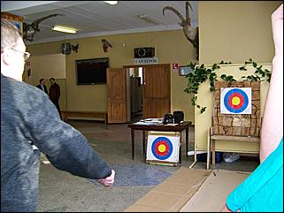 29 ноября 2008 г., Барнаул   Соревнования по метанию ножей: турнир для СМИ