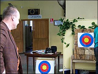 29 ноября 2008 г., Барнаул   Соревнования по метанию ножей: турнир для СМИ