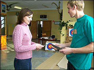 29 ноября 2008 г., Барнаул   Соревнования по метанию ножей: турнир для СМИ