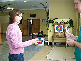 29 ноября 2008 г., Барнаул   Соревнования по метанию ножей: турнир для СМИ