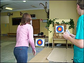 29 ноября 2008 г., Барнаул   Соревнования по метанию ножей: турнир для СМИ