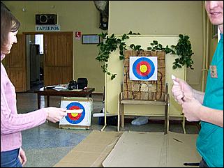 29 ноября 2008 г., Барнаул   Соревнования по метанию ножей: турнир для СМИ