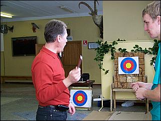 29 ноября 2008 г., Барнаул   Соревнования по метанию ножей: турнир для СМИ