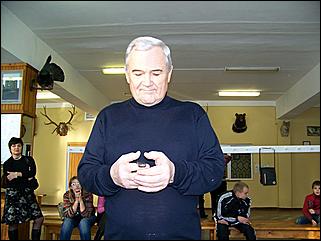 29 ноября 2008 г., Барнаул   Соревнования по метанию ножей: турнир для СМИ