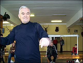 29 ноября 2008 г., Барнаул   Соревнования по метанию ножей: турнир для СМИ