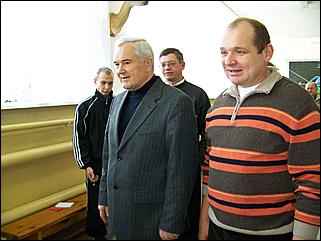 29 ноября 2008 г., Барнаул   Соревнования по метанию ножей: турнир для СМИ