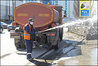 9 апрель 2020 г., Барнаул; Вячеслав Мельников   Весна и маски. Фоторепортаж с улиц Барнаула, который стал похож на игру S.T.A.L.K.E.R
