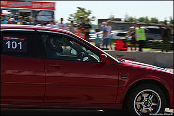 11.06.2016   Рев моторов и адреналин: как гонщики Сибри соревновались на скорость в Алтайском крае