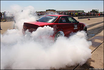 11.06.2016   Рев моторов и адреналин: как гонщики Сибри соревновались на скорость в Алтайском крае
