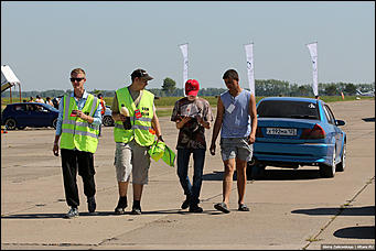 11.06.2016   Рев моторов и адреналин: как гонщики Сибри соревновались на скорость в Алтайском крае