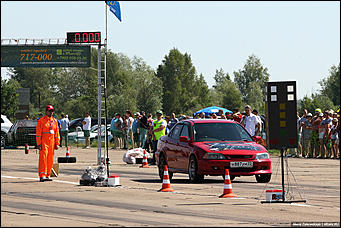 11.06.2016   Рев моторов и адреналин: как гонщики Сибри соревновались на скорость в Алтайском крае