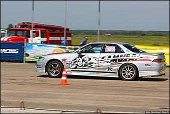 11.06.2016   Рев моторов и адреналин: как гонщики Сибри соревновались на скорость в Алтайском крае