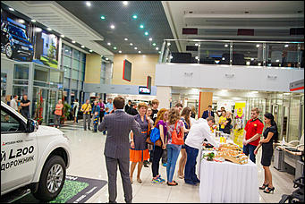 11 сентябрь 2015 г., Барнаул   Автоцентр АНТ провел презентацию нового поколения Mitsubishi L200